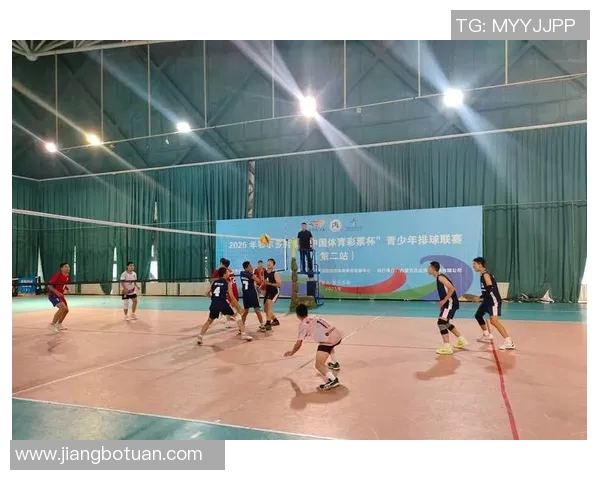 杨芳独家分享排球技巧与心得体会助你提升球技与比赛表现 杨芳独家分享排球技巧与心得体会助你提升球技与比赛表现