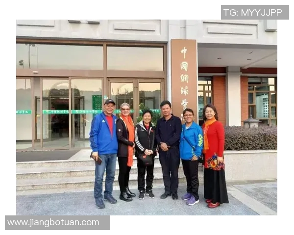 武汉网球队与成都网球队赛后战术分析与复盘探讨