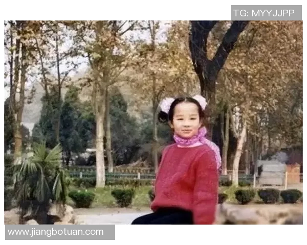 邹雨宸的艺术之路与人生哲学探索:从舞台到生活的多重视角 邹雨宸的艺术之路与人生哲学探索:从舞台到生活的多重视角