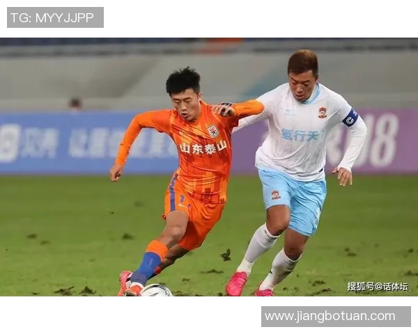 捷克与苏格兰在土伦杯激战正酣精彩对决引发球迷热议 捷克与苏格兰在土伦杯激战正酣精彩对决引发球迷热议