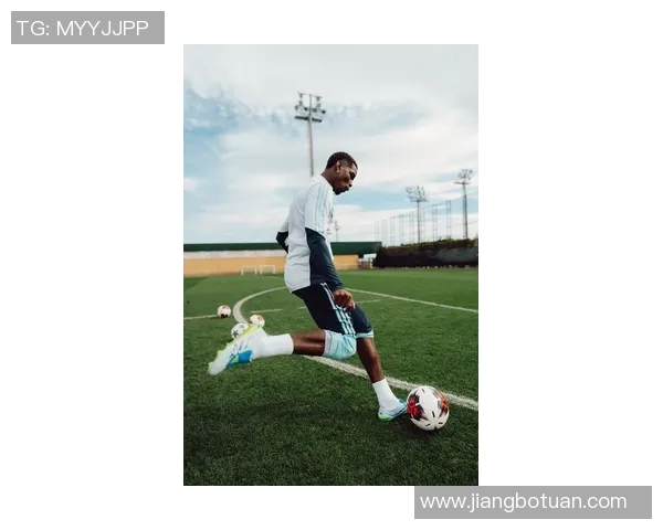 博格巴重返绿茵场展现风采球迷期待他带来新的辉煌时刻